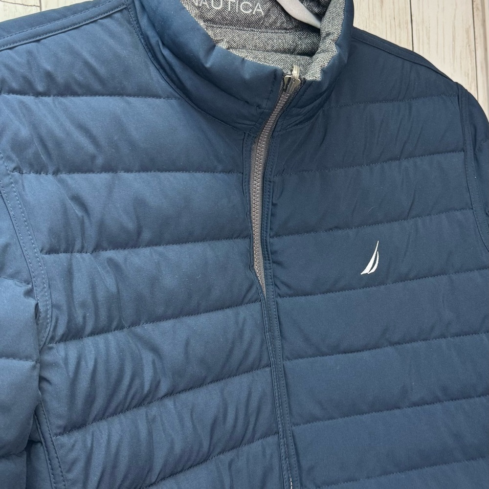 Nautica Men's Gray/Navy blue Reversible Puffer Jacket size medium - Picture 6 of 12